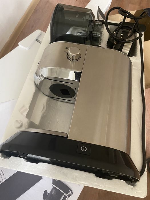 Delonghi кофемолка KG 521.M