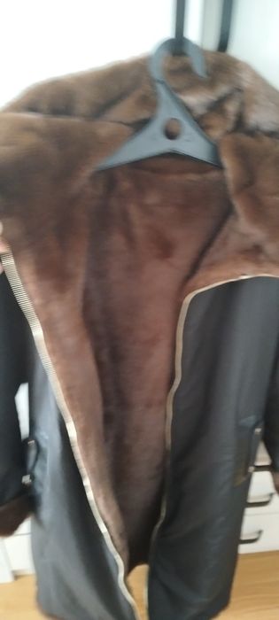 Продам верхнюю одежду