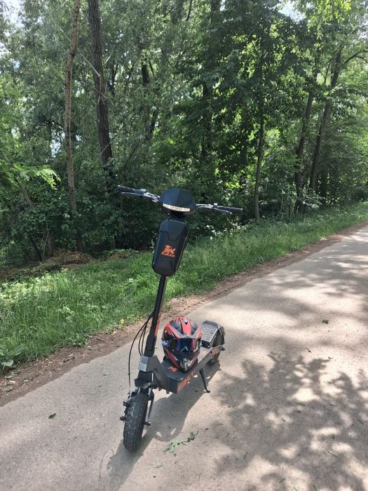 Vând trotinetă kukirin g2 !!