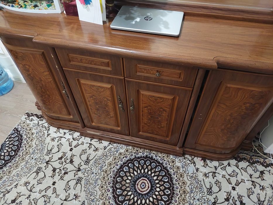 Огромная стенка для гостиной