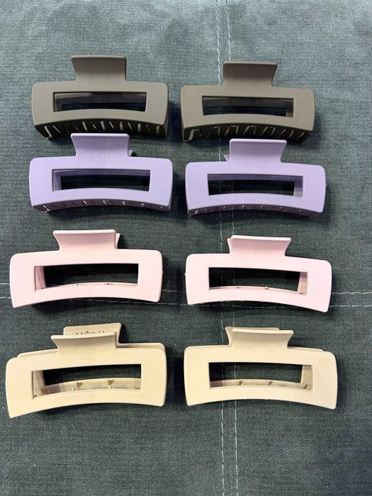 Гривни и други аксесоари