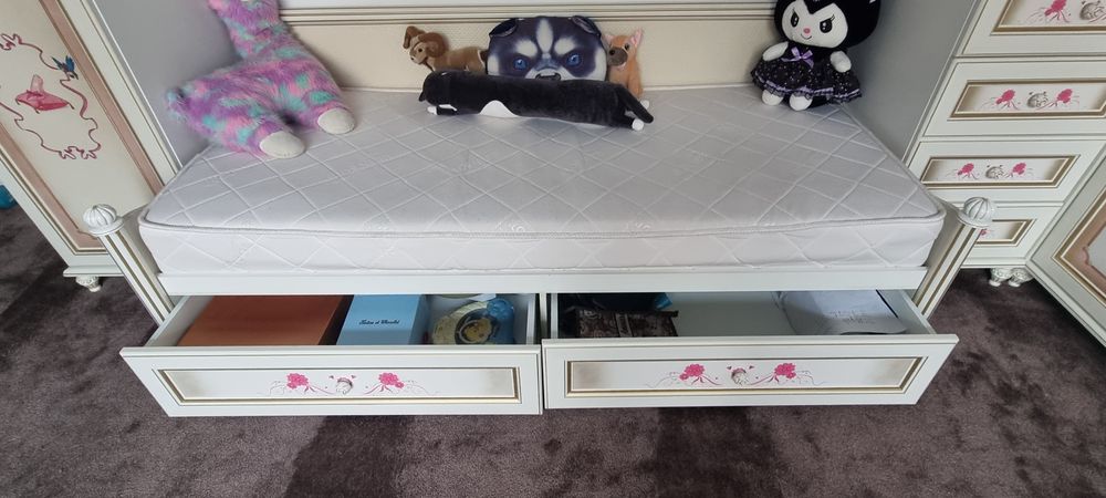 Гарнитур для детской комнаты