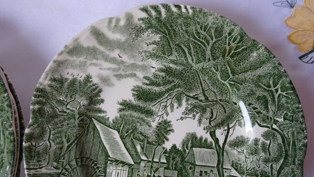 Чинии , чаши, чайник  Johnson Brothers.1930 - 1960-те години.