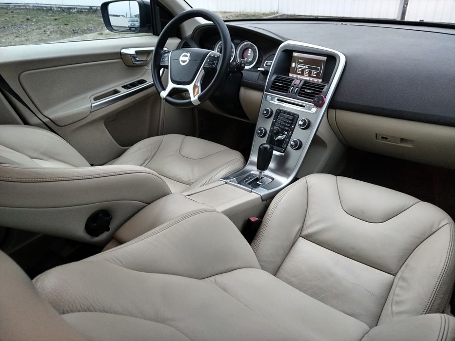 Volvo xc60/AN 2011/2.4 Diesel 164 Cp/CUTIE AUTOMATA /Tracțiune 4* 4