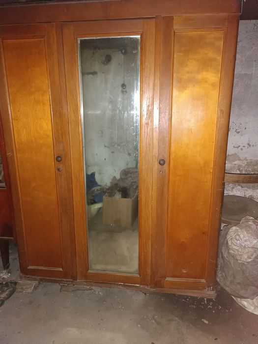 Продам шифоньер "Антиквариат"