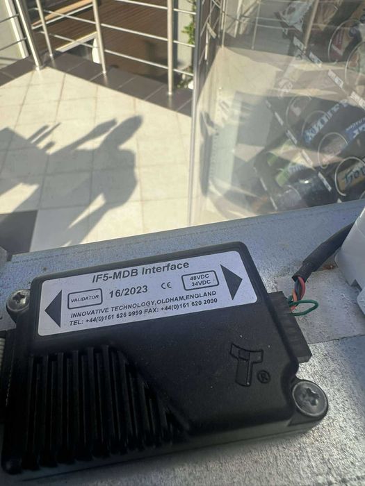 Вендинг автомат пакетирани стоки и напитки СПЕШНО