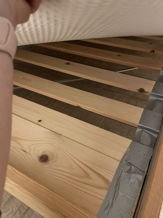 Pat 160/200 cm cu 2 saltele si somiera