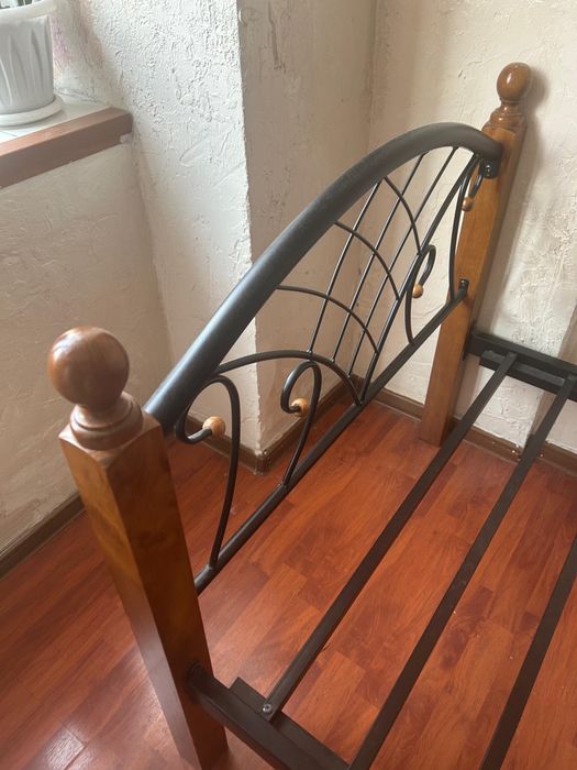 Продам кровать