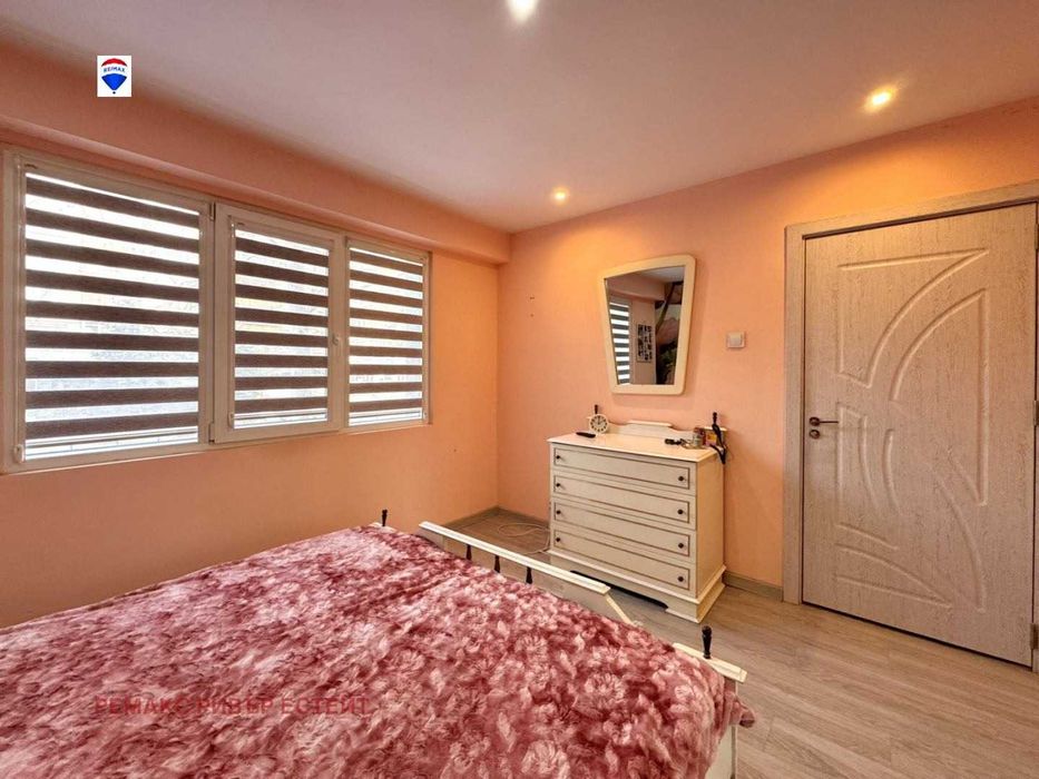 Продава се Тристаен апартамент в Русе, Родина 1 - 78 кв.м за 883 €/кв.м - Снимка #1