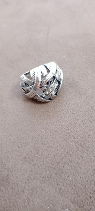 Vând inel de argint