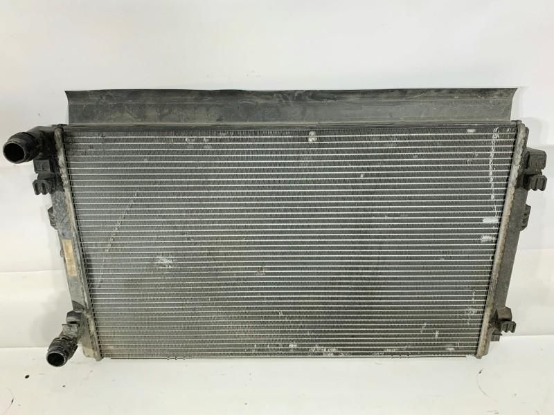 Radiator apa Volkswagen Passat B8 5Q0121251GD 1.6 tdi cutie automata -