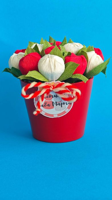 Кашпа с шоколадови цветя