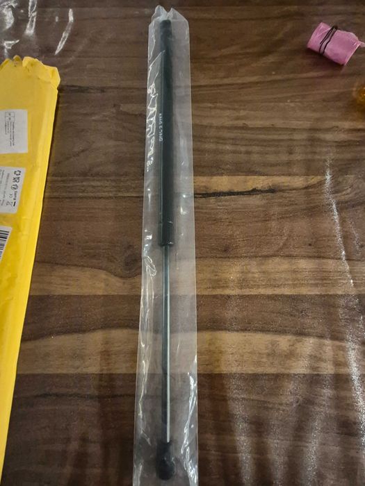 Амортисьор за задна врата - багажник BMW 3 естейт 2010