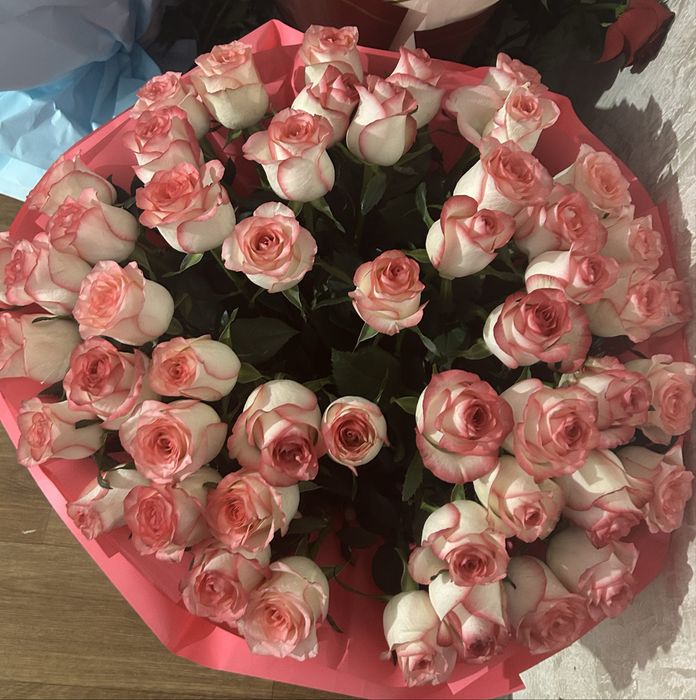 букет розовых роз
