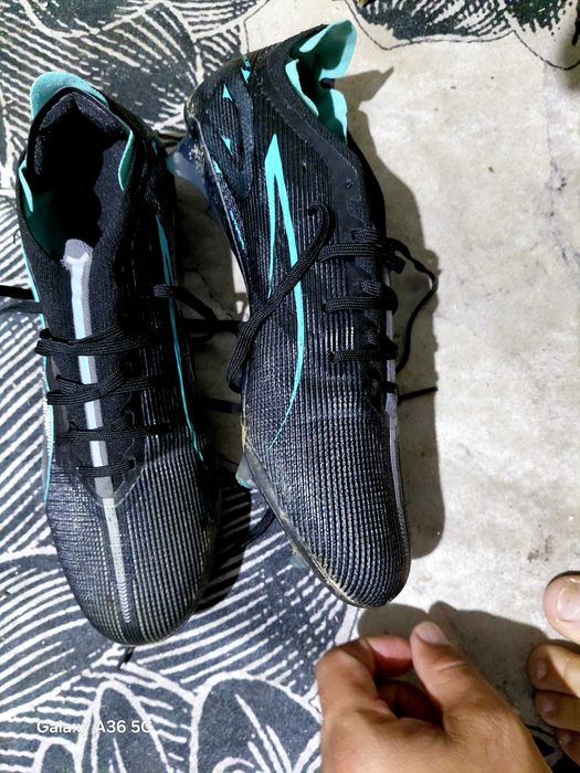 Продавам бутонки 42 номер