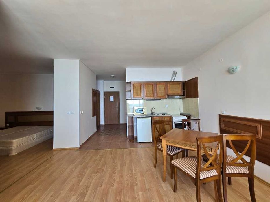 Продава се Двустаен апартамент в Свети Влас - 80 кв.м за 1400 €/кв.м - Снимка #2