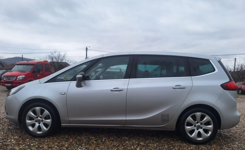 Vand sau schimb Opel Flexivan 2.0 165 cp an 2013