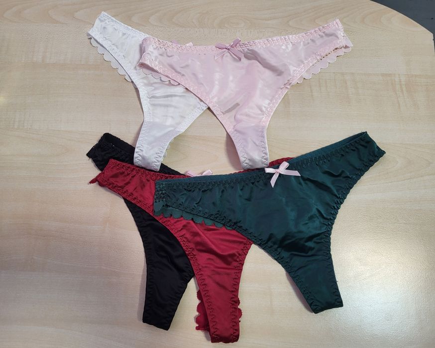 Сатенени прашки с декоративна панделка и дантелен гръб