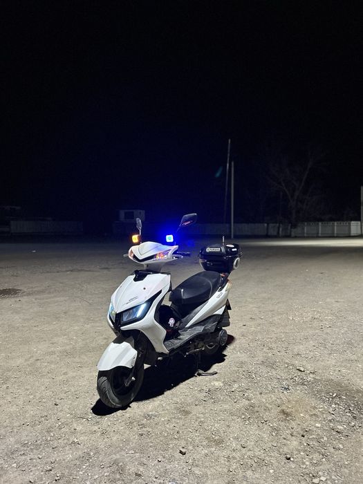 Мопед       М. 8 125 к у б