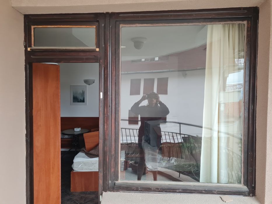 Дървена дограма - врато прозорец.