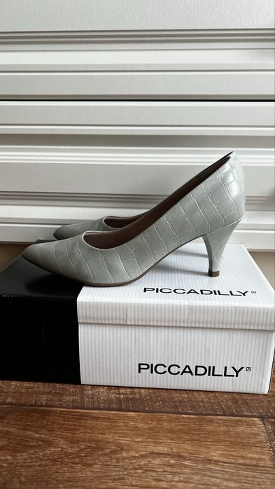Продам туфли Piccadilly