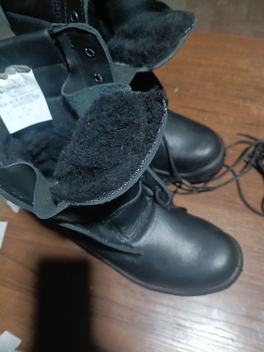 Продам берцы зимние
