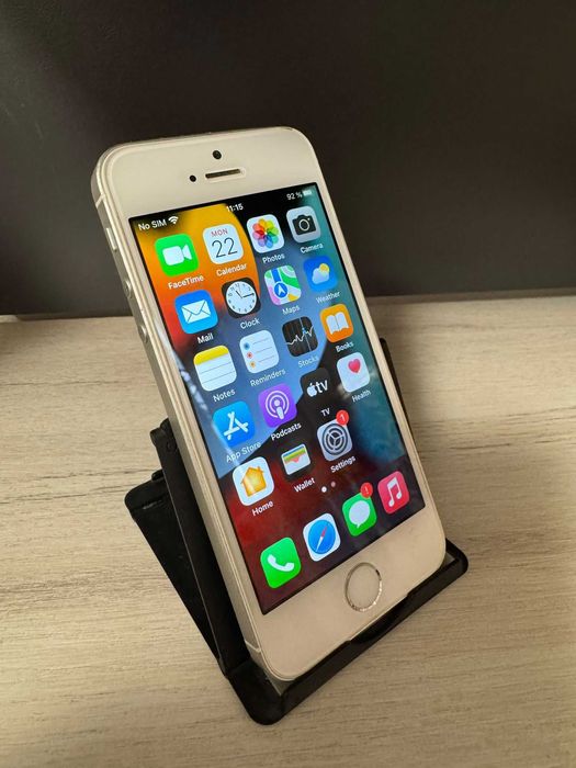 iPhone SE 64GB //  87% Bateria