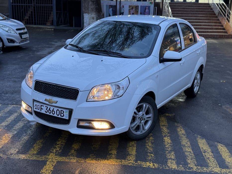 Продается нексия 3 состояние новое пробег 9.000 родной,машина  новая.