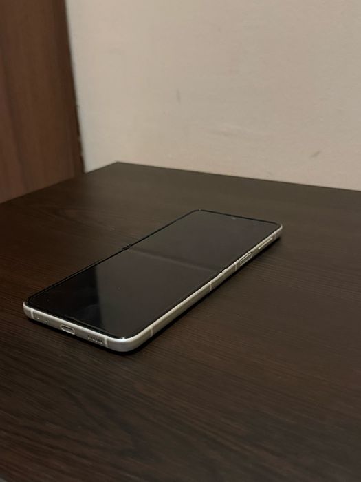 Samsung Galaxy Z Flip3 5G 256GB