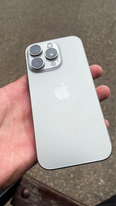 Продам iphone 16 pro