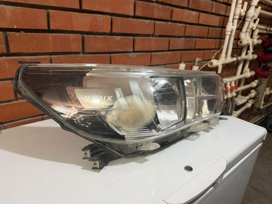 Оригинал фара передняя hilux