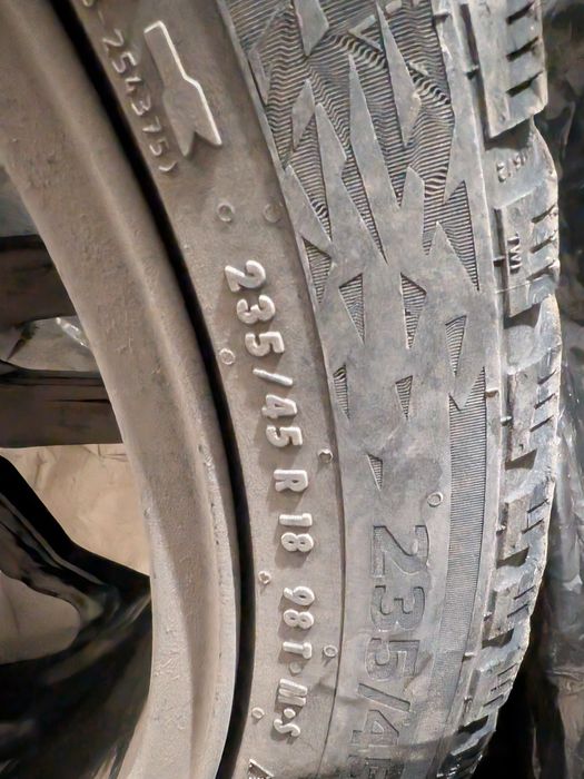 Продам диски с зимней резиной R18