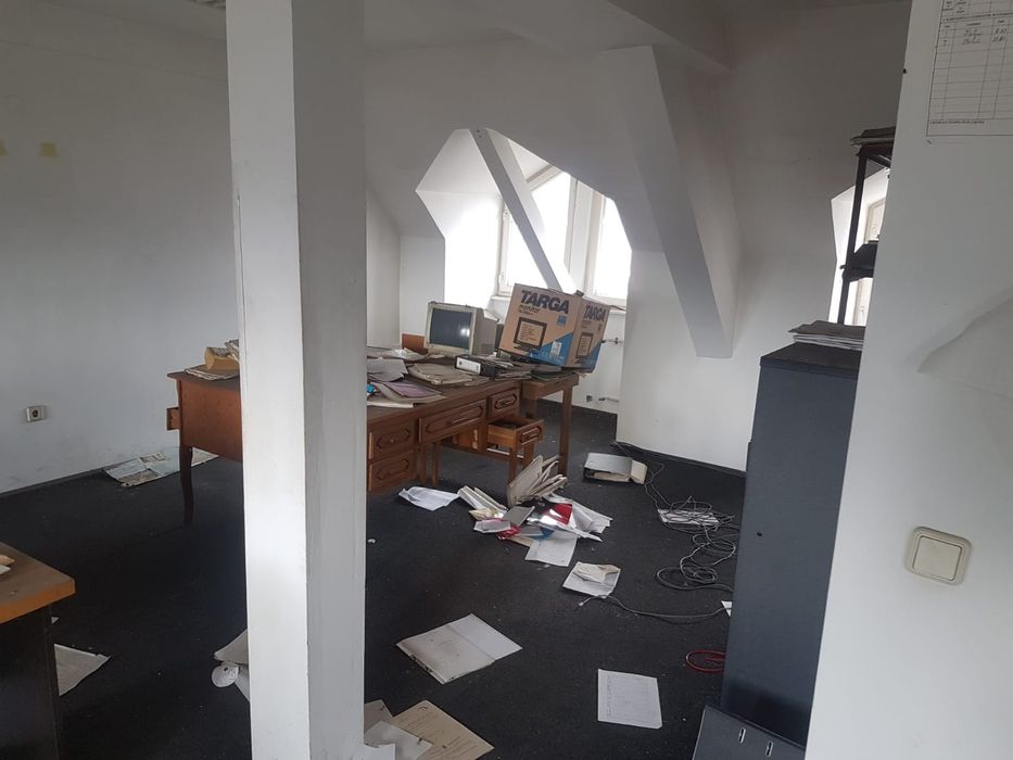 Vand apartament de 3 camere 70 m si apartament de 4 camere...80 m