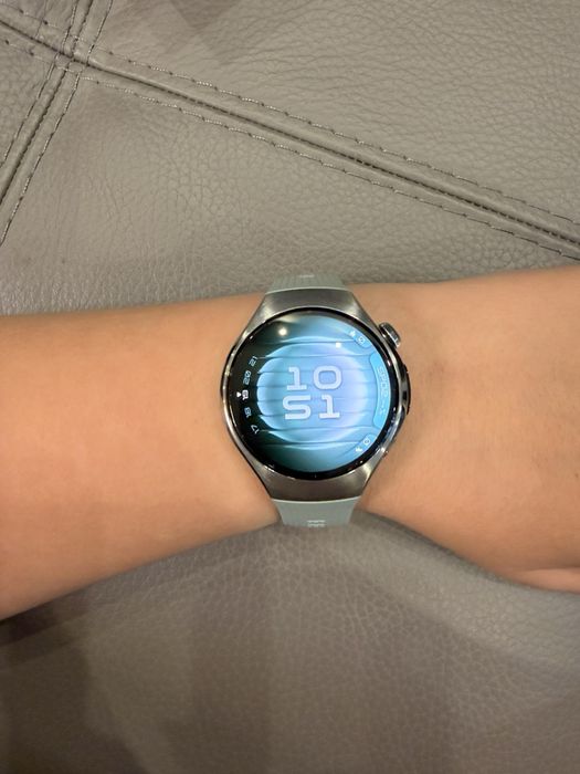 Huawei Watch 5 , 42 mm. Green , гаранция до 17.05.2027
