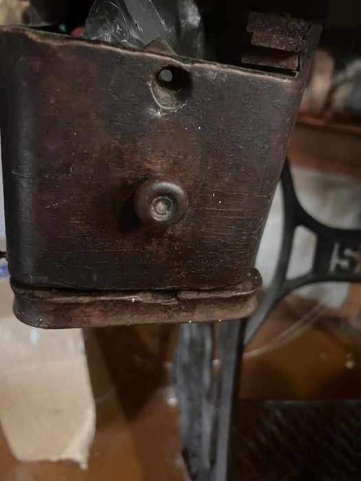 Швейная машинка Зингер