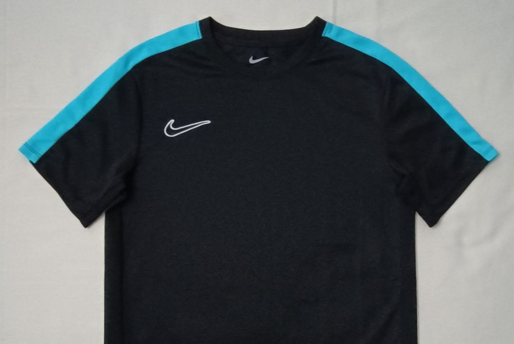 Nike DRI-FIT Tee оригинална тениска ръст 147-158см Найк спортна черна фланелка