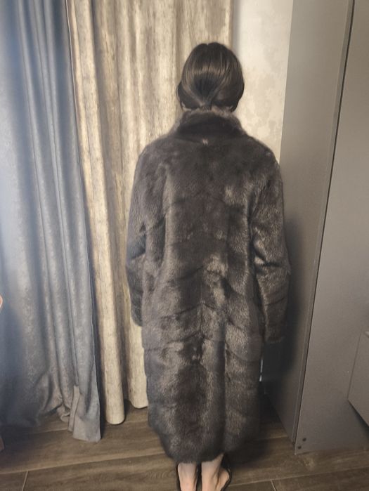 Продам норковую шубу