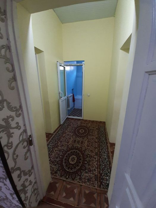 Янги тошмидан 4км кирганда участка сотилади.