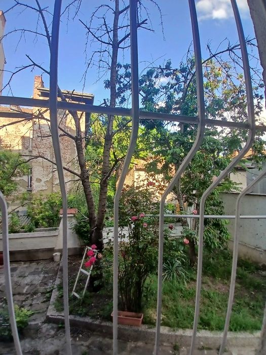 Продавам многостаен апартамент в широк център,  гр. София