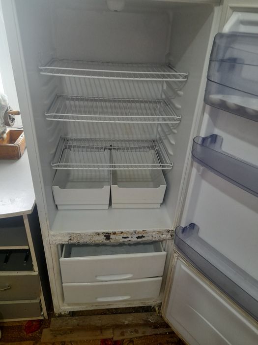 Холодильник бирюса