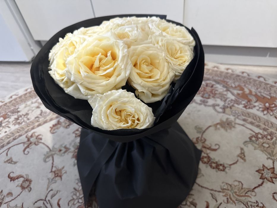 цветы (белые розы 15шт )