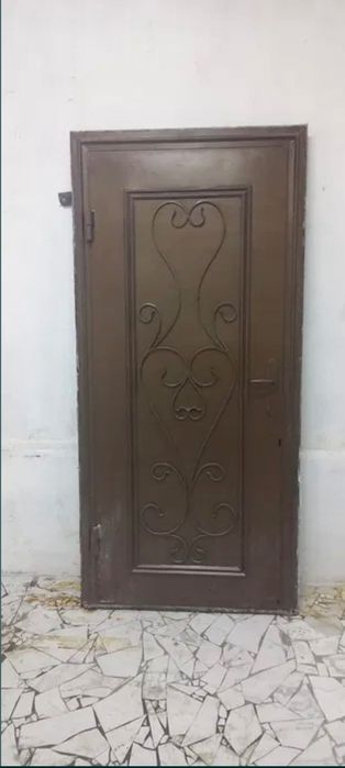 Продам двери входные