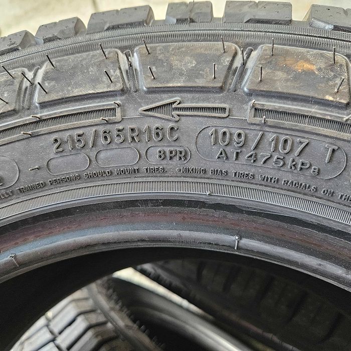 2 Нови бусови гуми 215/65R16C Michelin AgilisCrossClimate 109T DOT2025