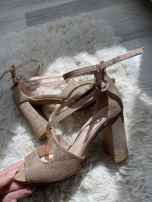 Дамски обувки на  ток