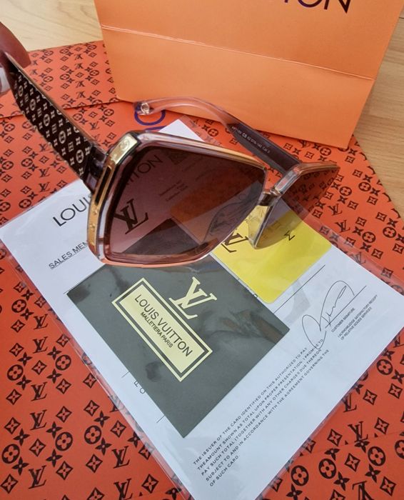 Ochelari de soare Louis Vuitton import Italia,toc textil inclus
