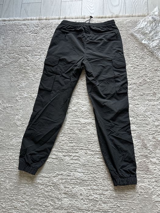 Pantaloni de fas