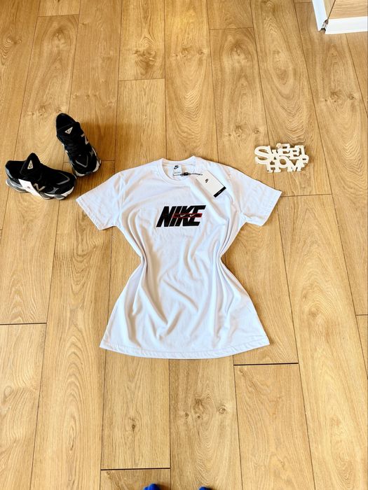 Суперсвеж тишърт Nike.Oversize модел 3/4 ръкав