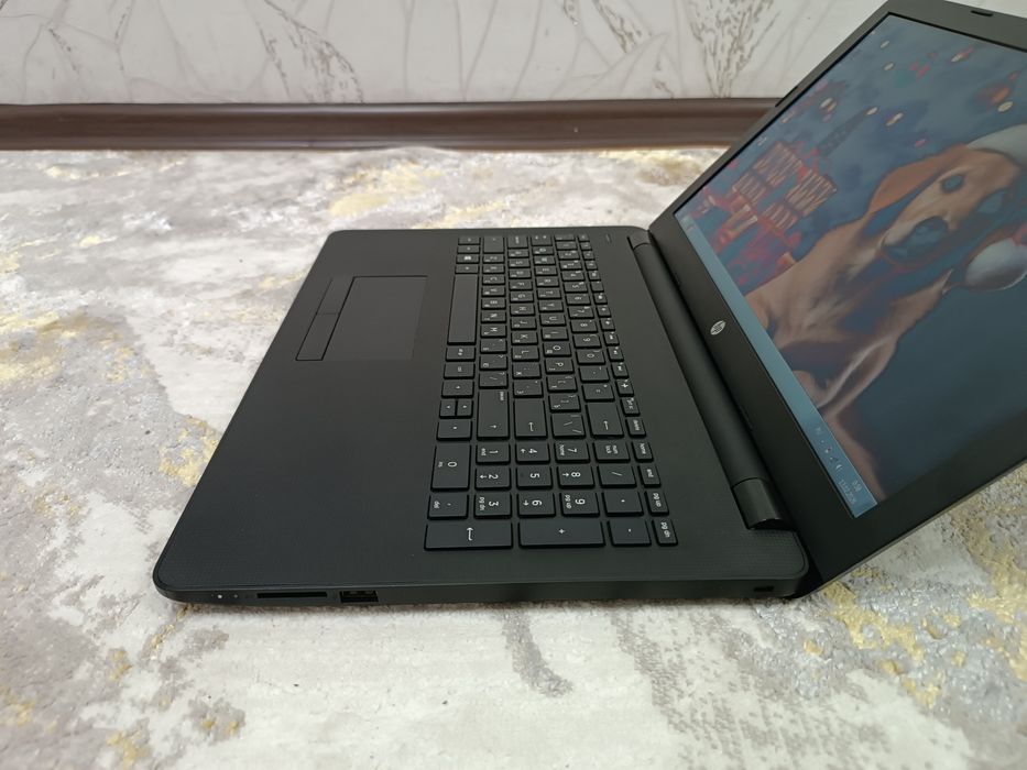 Ноутбук HP AMD, в идеале.