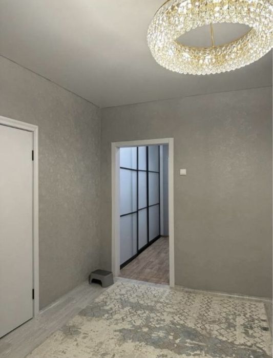 Клеем обои качественно !