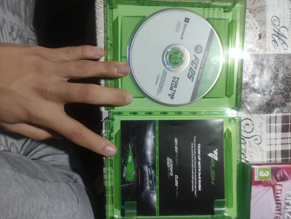 Продавам дискове за  Xbox one